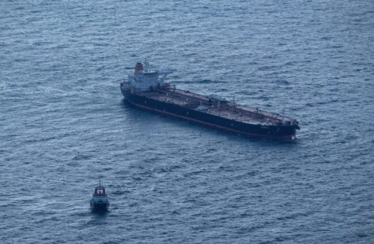 Petrolier din flota fantomă a Rusiei, descoperit lângă un parc eolian offshore din Franța