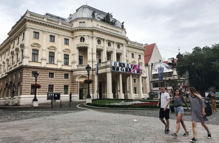 Pietonii din Slovacia obligați să respecte o limită maximă de viteză pe trotuare