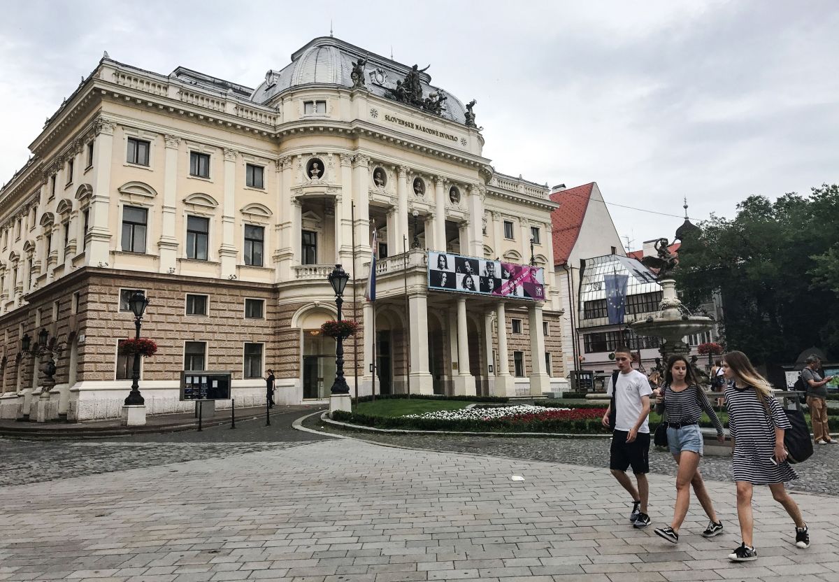 Pietonii din Slovacia obligați să respecte o limită maximă de viteză pe trotuare