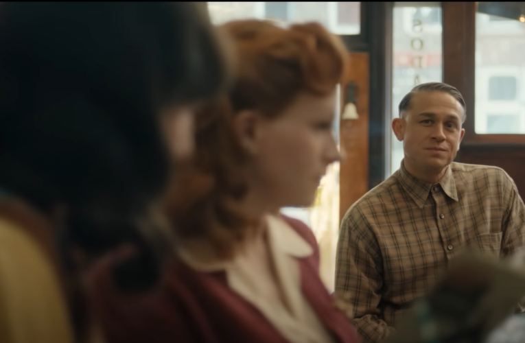 Povestea criminalului Ed Gein domină topurile Netflix în ciuda criticilor. Serialul, numit „dezgustător” și „lipsit de moralitate”