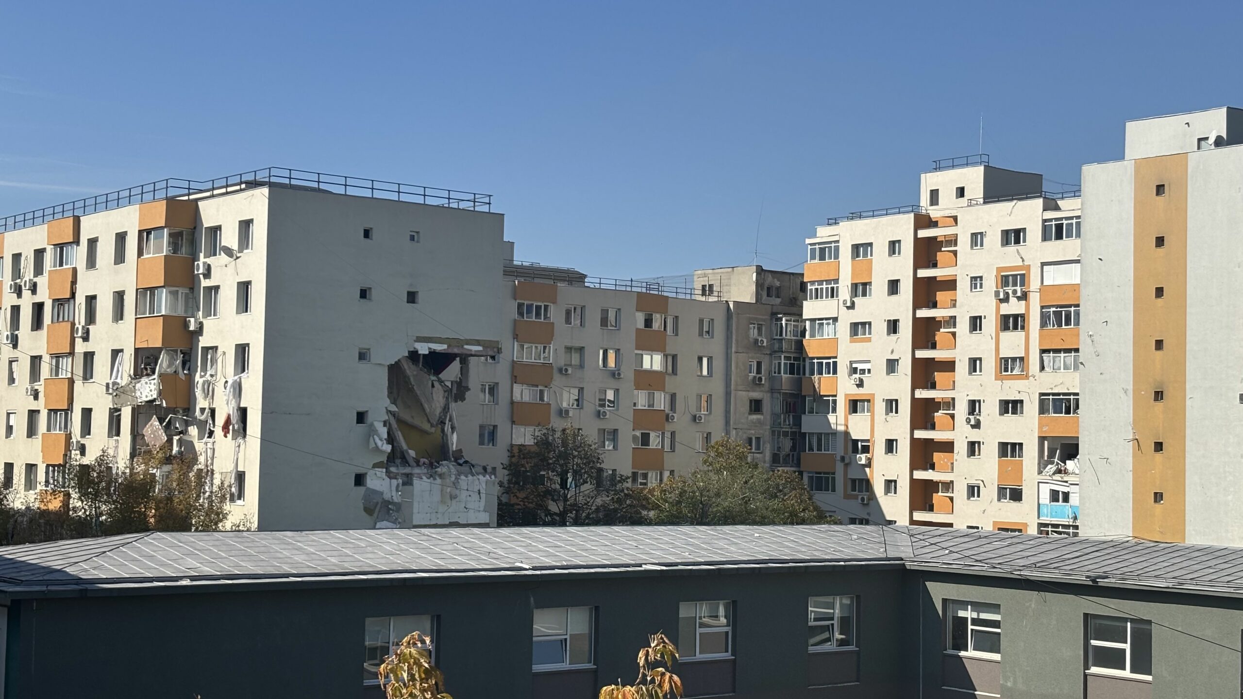 Premierul Bolojan anunță că se caută soluții pentru cei care au rămas fără casă după explozia din București
