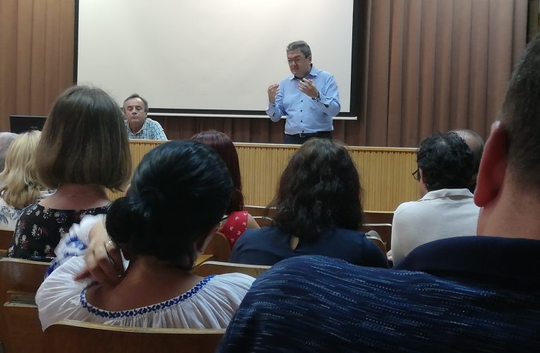 Program de master „unic în România”, eliminat abuziv la Universitatea București, cu câteva zile înaintea începerii anului universitar / Studenții amenință că dau universitatea în judecată, iar rectoratul nu are nicio reacție