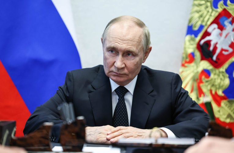 Putin recunoaște că rușii sunt de vină pentru prăbușirea avionului azer de pasageri