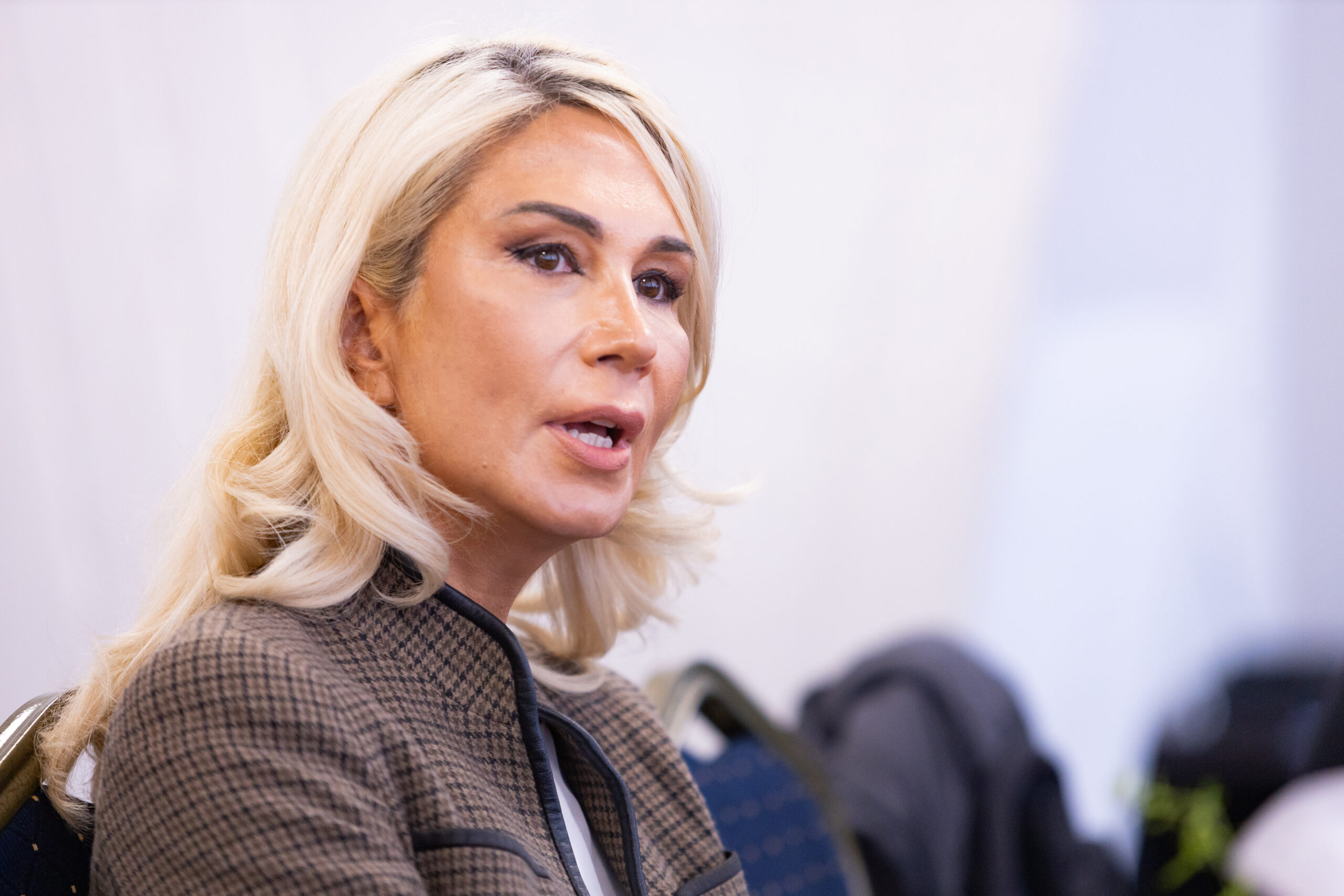 Raluca Turcan acuză ANAF de dublă măsură: Antreprenorii mici primesc amenzi, somații și popriri pentru câteva mii de lei