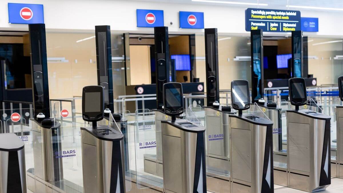 România activează de astăzi Sistemul de Intrare/Ieșire (EES) pe mai multe aeroporturi