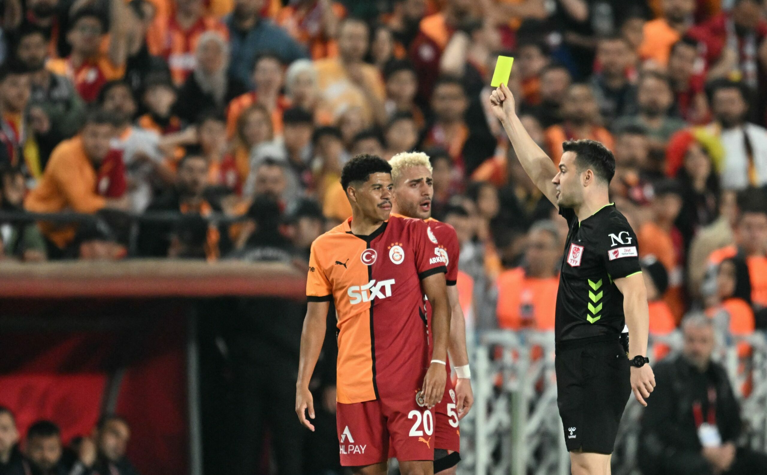 Scandal uriaș în fotbalul din Turcia: Peste 150 de arbitri, anchetați pentru pariuri pe meciuri de fotbal