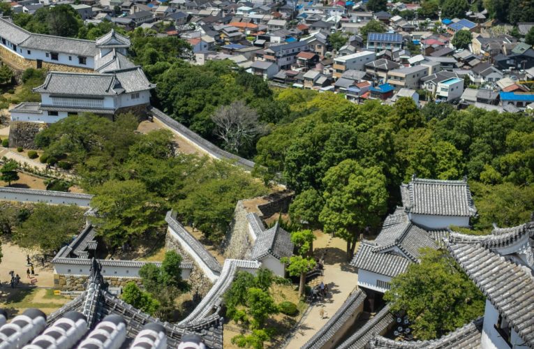 Soluția pentru acoperișuri care poate reduce temperatura suprafeței cu până la 6°C în zilele toride