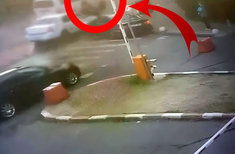 Spitalul Universitar București: Nervi și bătaie pentru un loc de parcare. Unul dintre bărbați, luat pe capotă