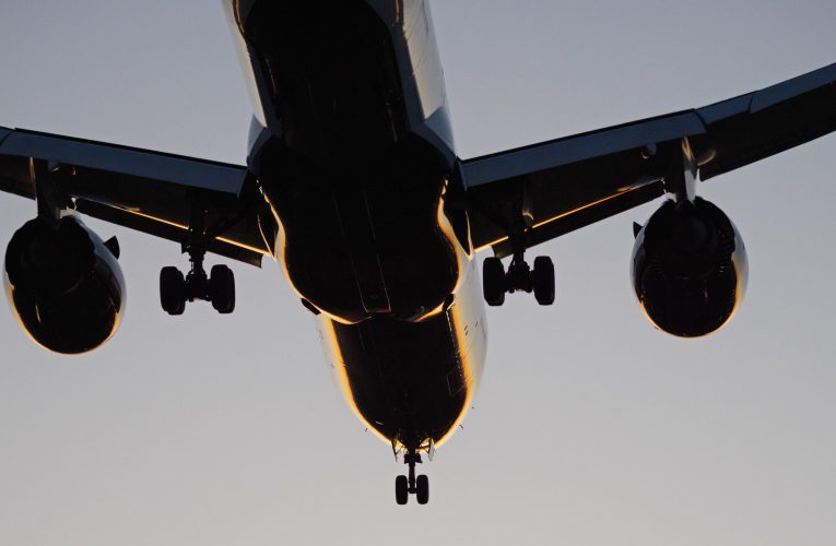 Washingtonul acuză Beijingul de concurență neloială în transportul aerian. Administrația Trump propune interzicerea utilizării spaţiului aerian rusesc de către companiile aeriene din China