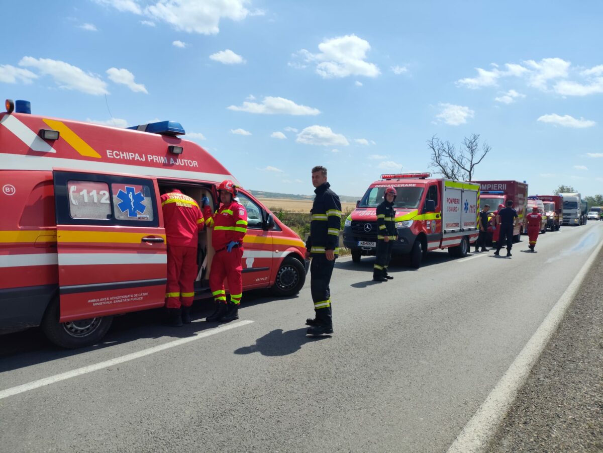 Accident cu nouă victime la Constanța. Un microbuz s-a răsturnat pe o șosea