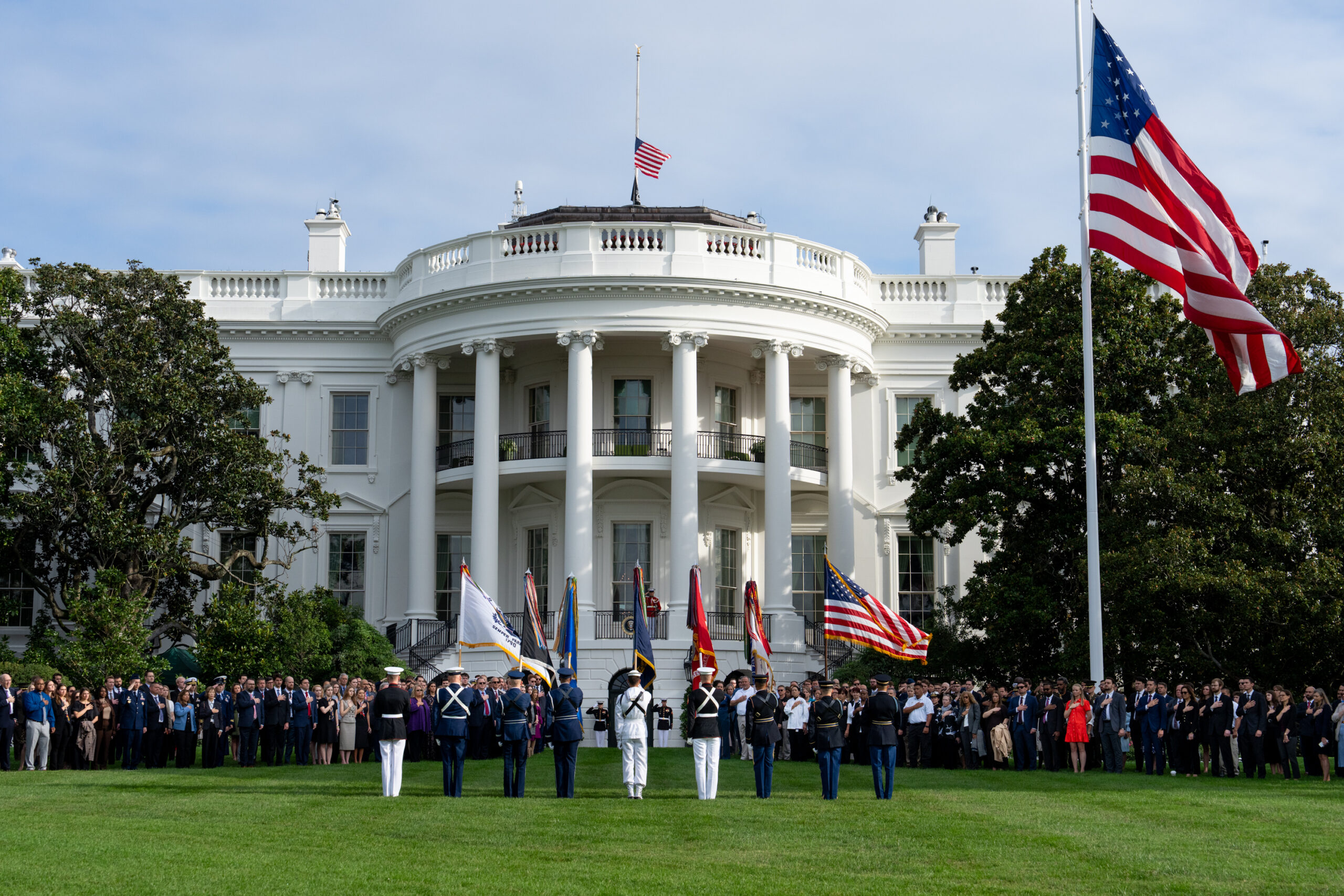 Afganii din SUA, apel la Donald Trump după atacul armat de la Washington DC