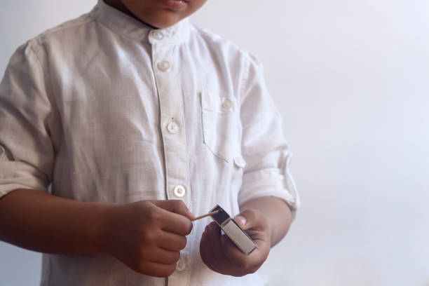 Alertă pentru părinți: Jucării AI scăpate complet de sub control – le explică copiilor unde sunt cuțitele din casă și cum să aprindă chibrituri