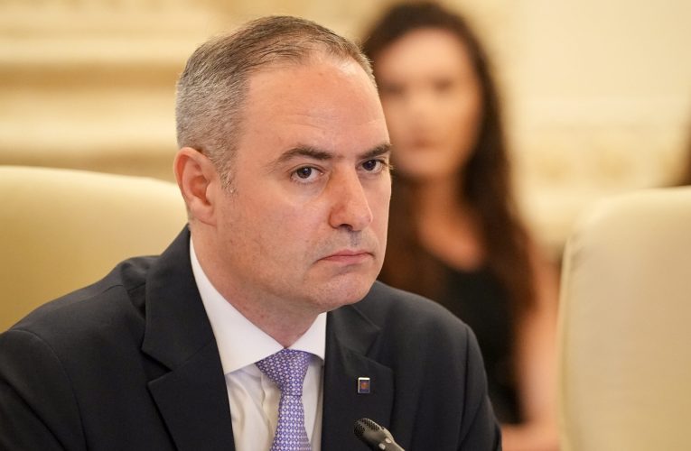 Alexandru Nazare, reticent la creșterea salariului minim: Mai degrabă nu