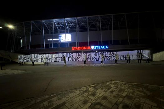 „Altar” în Ghencea pentru Emeric Ienei. Suporterii și-au luat rămas bun de la marele antrenor