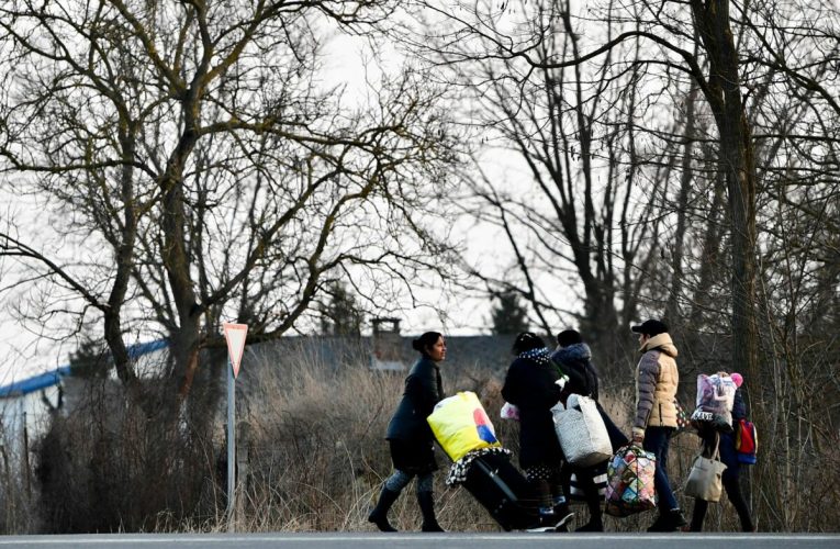 America împinge mii de ucraineni spre deportare