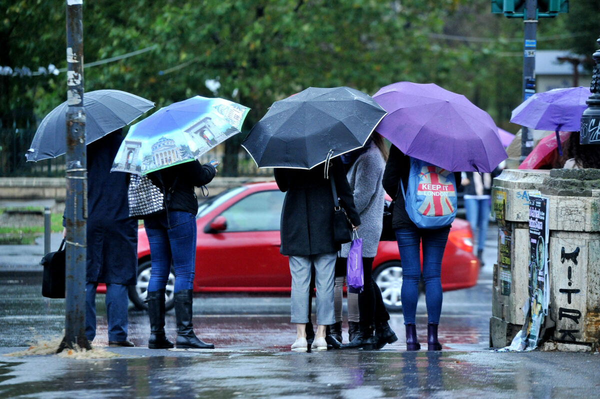 AMN anunță Cod galben de ploi, lapoviță și ninsoare în aproape toată țara