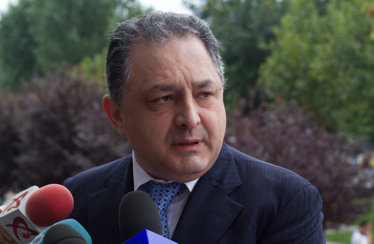 ANAF pune sechestru pe bunurile lui Vanghelie. Sumă uriașă de plată