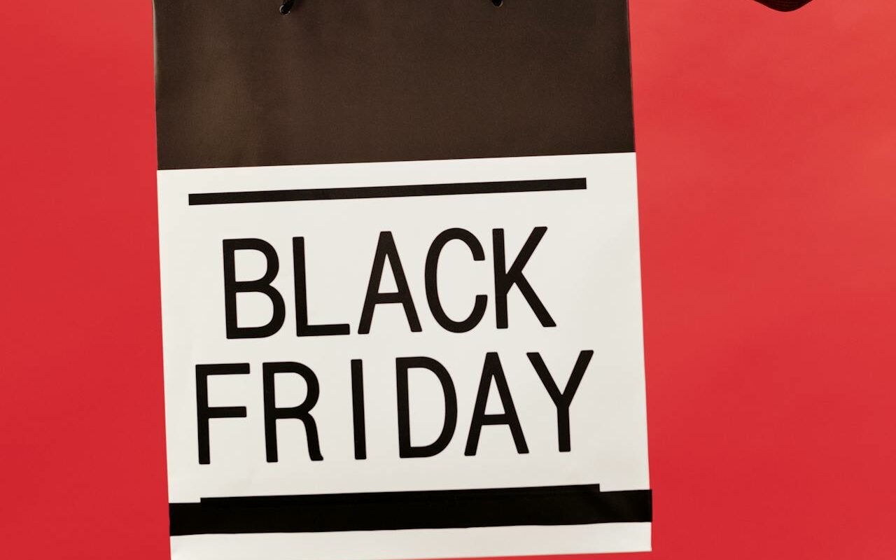 ANPC avertizează consumatorii. Cum ne protejăm finanţele de Black Friday