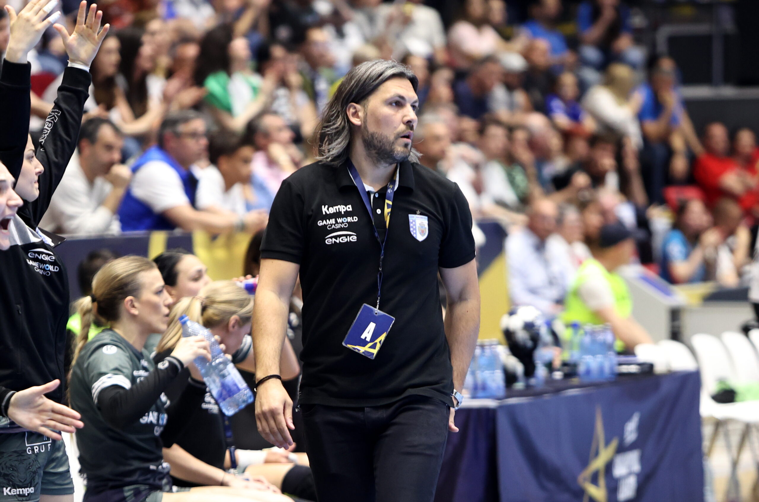 Cad capete la CSM București! Adi Vasile și Cristina Vărzaru plecă oficial. Echipa va fi condusă de antrenorul secund