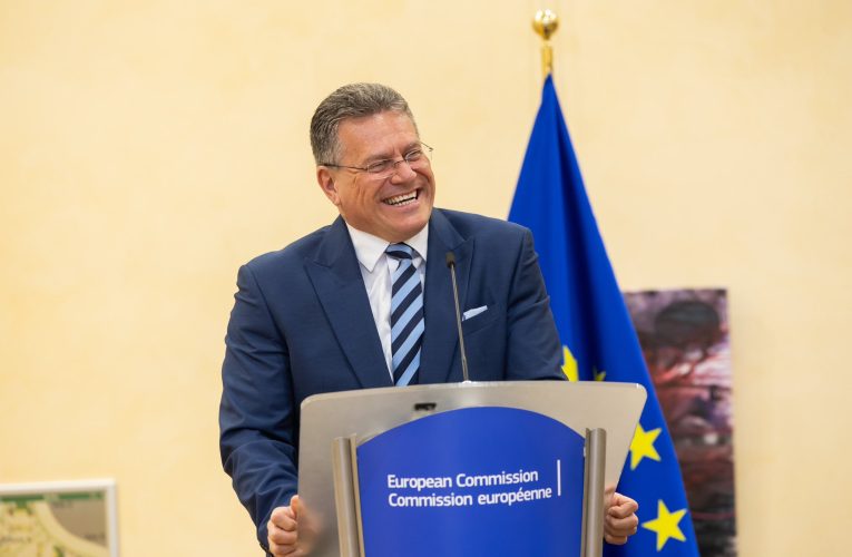 Comisarul european pentru comerț vizează investiții în proiecte australiene din domeniul resurselor