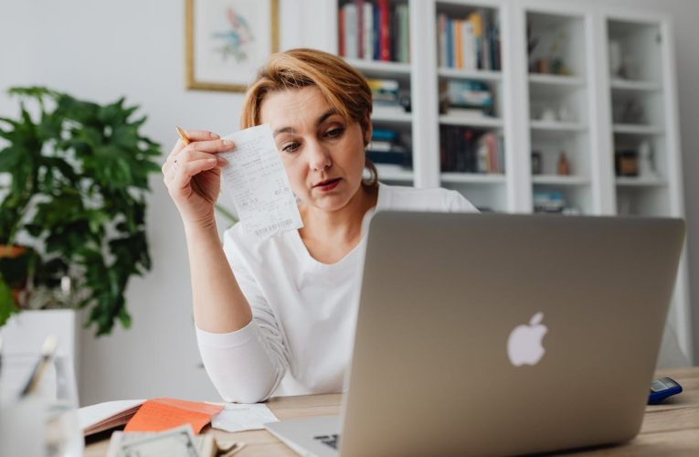 Cum faci față cheltuielilor de ultim moment din luna decembrie (P)