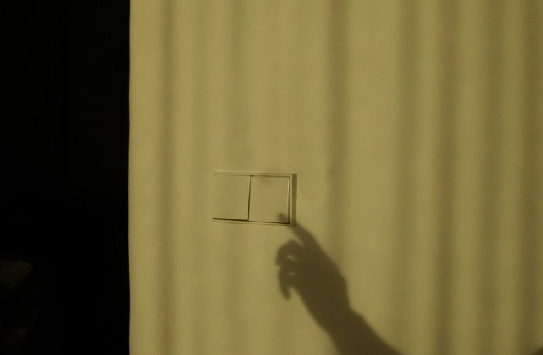 Cum poți avea facturi mai mici la energie? Măsurile pe care orice român le poate pune în aplicare