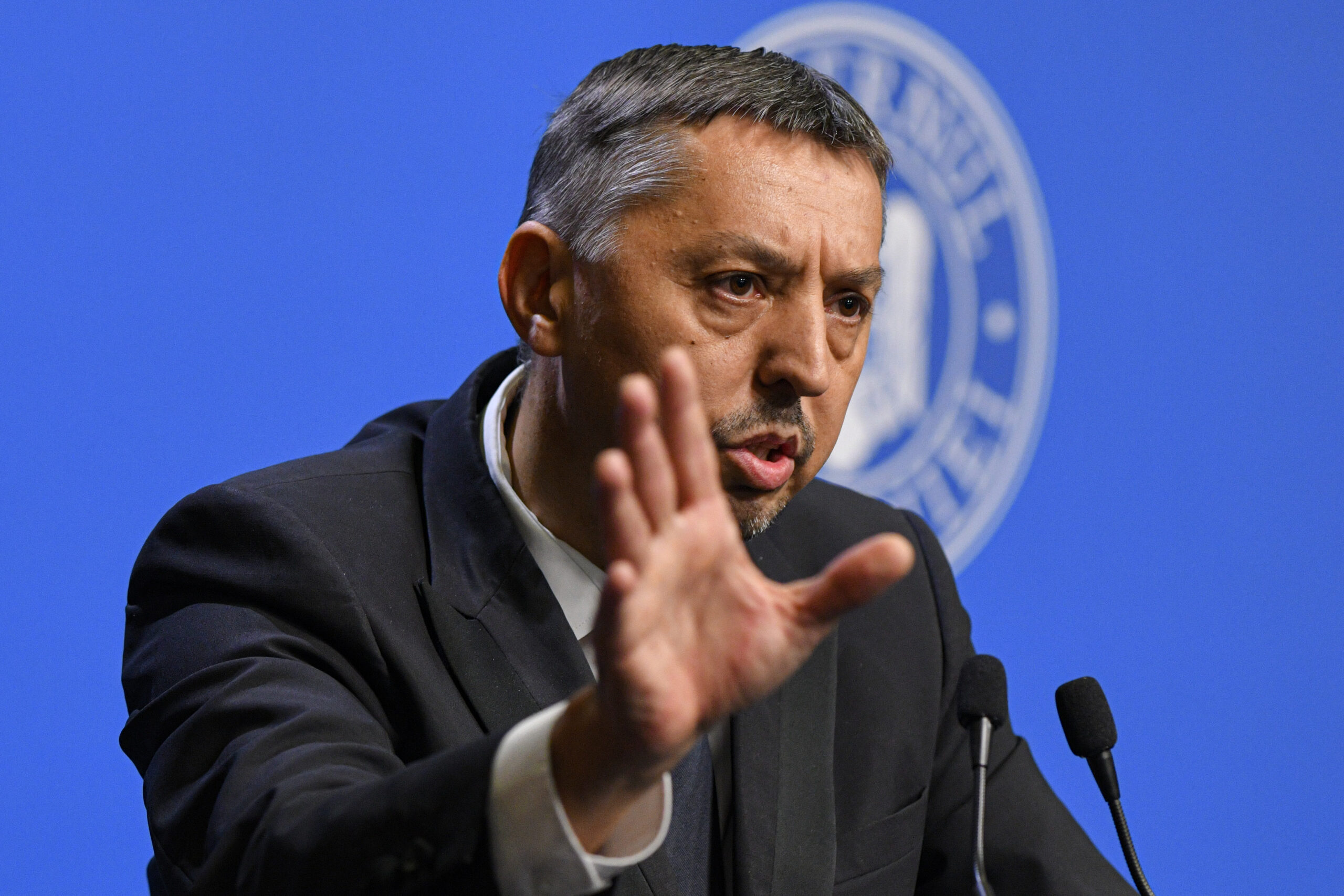 Daniel David: Pseudoştiinţa şi analfabetismul funcţional reprezintă un „virus potenţial mortal” al societăţii