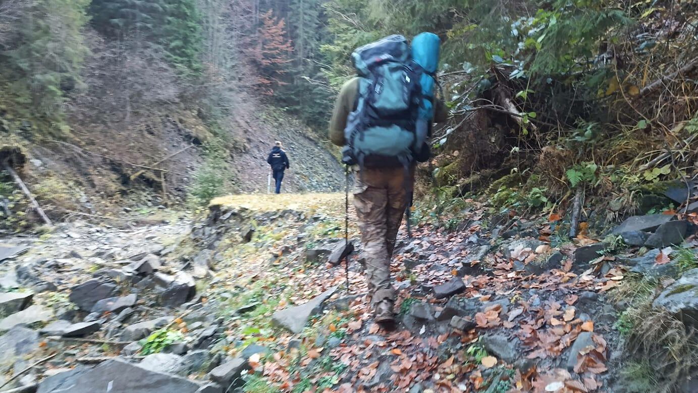 Doi turiști ucraineni, blocați în Șaua Strunga din Munții Maramureșului