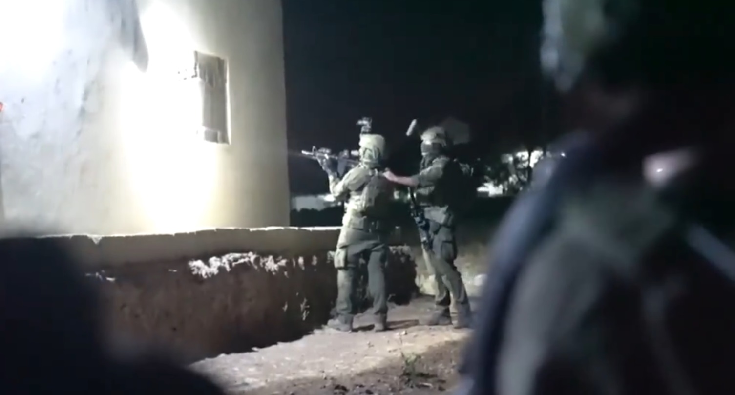 Forțele israeliene au împușcat mortal doi palestinieni care păreau că vor să se predea, în Cisiordania