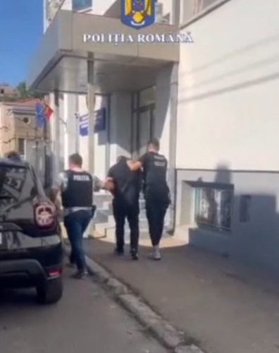 Începe unul dintre cele mai inedite procese din România. Suspecții au filat cu drona vila unui primar și au dispărut cu 60.000 € după ce au evitat camerele de supraveghere