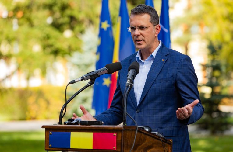 Ionuț Moșteanu has resigned from his position as Minister of Defense