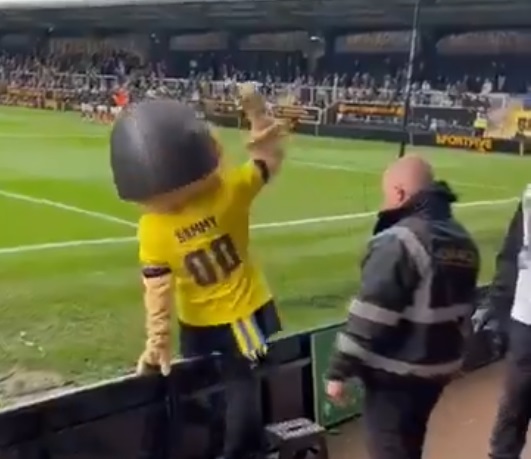 Mascota „Sammy the Saint”, beată, a fost eliminată de pe teren în timpul unui meci din FA Cup