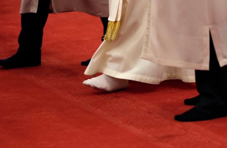 Momentul care a obligat Vaticanul la explicații / Papa Leon a vizitat Moscheea Albastră din Turcia, dar nu s-a rugat