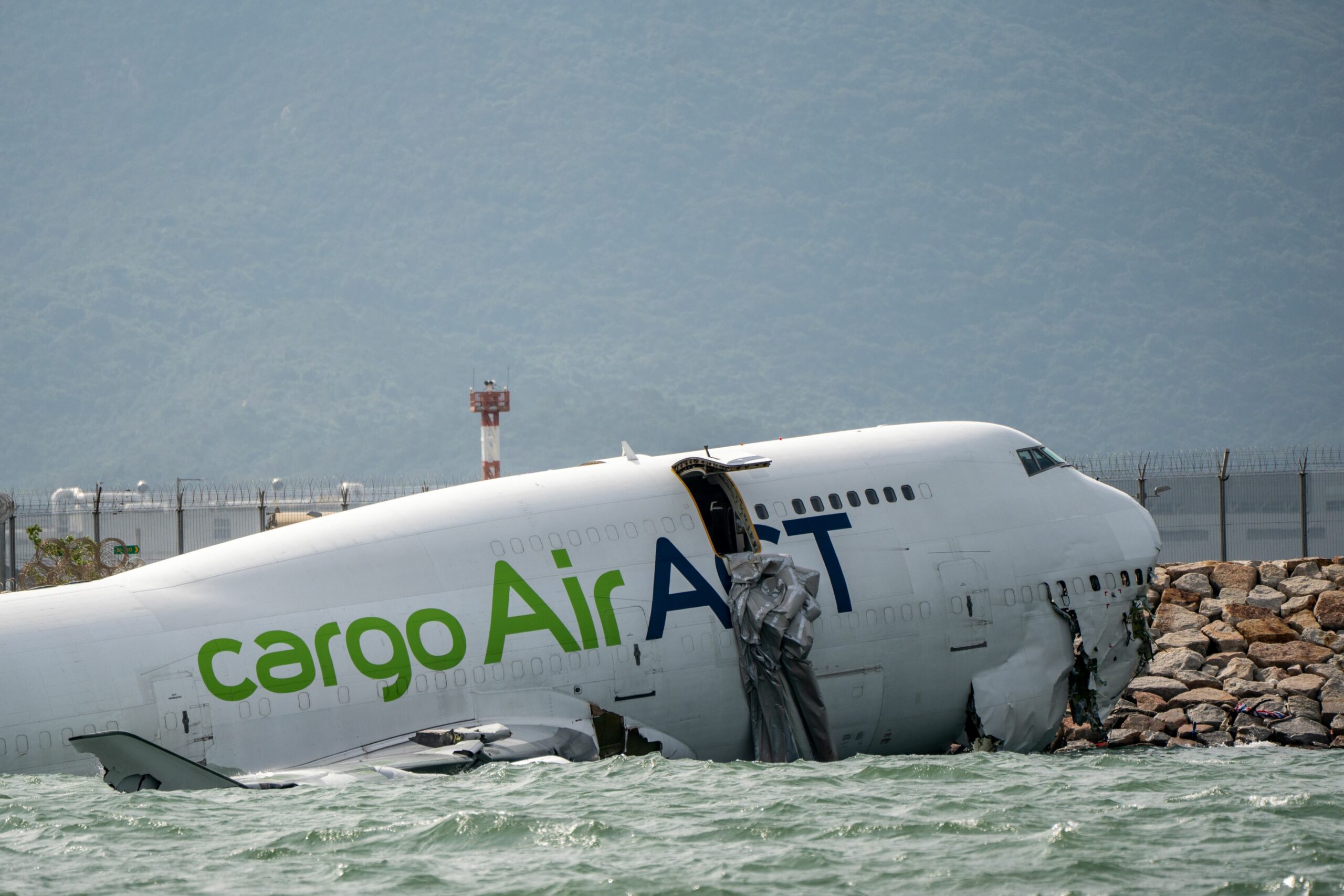 Motorul avionului cargo a accelerat înainte de accidentul fatal de la Hong Kong, din luna octombrie