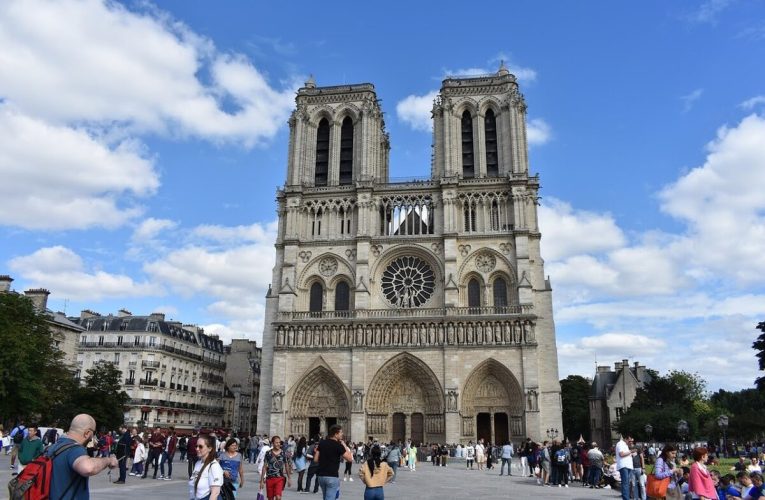 Numărul uriaș de vizitatori de la un obiectiv turistic din Paris nu este pe placul gazdelor. Au fost 11 milioane de turiști în aproape un an