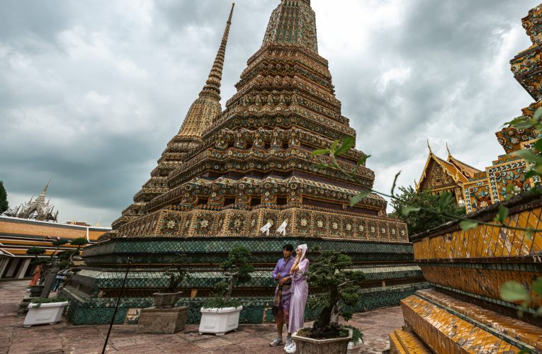 O femeie din Thailanda a fost găsită vie într-un sicriu înainte de a fi incinerată la templu