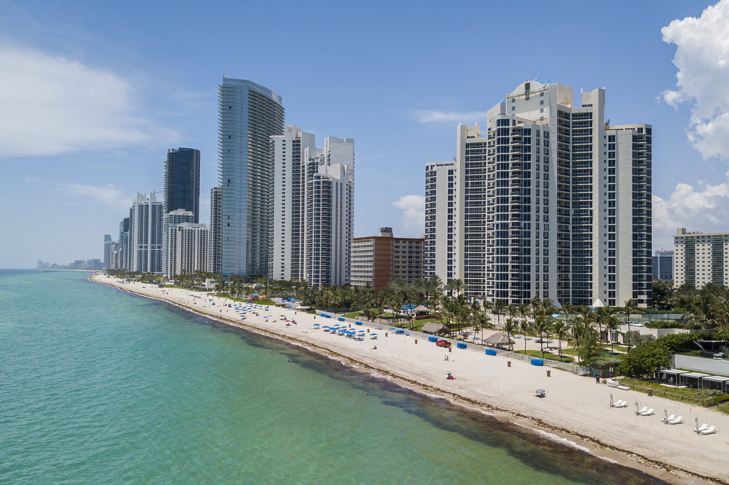 O instanță americană permite Floridei să interzică cetățenilor chinezi să cumpere proprietăți