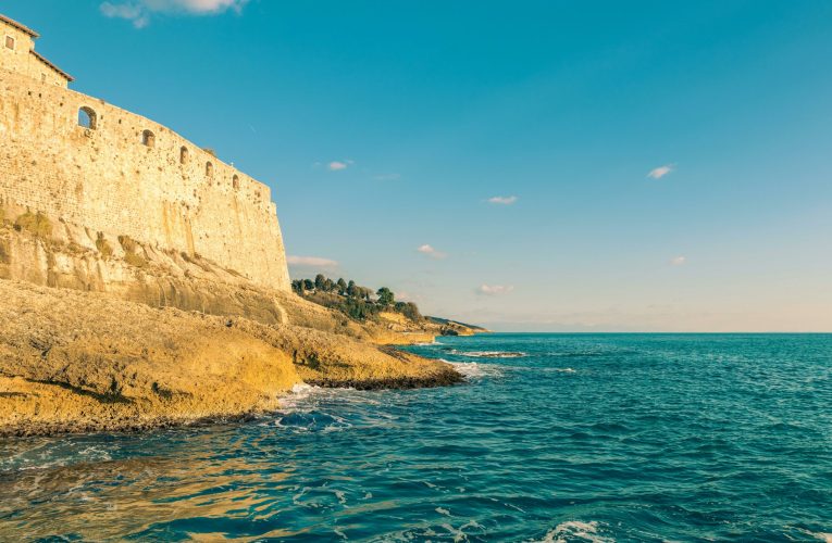 Orașul de coastă mai ieftin decât Croația, într-o țară europeană mai puțin cunoscută