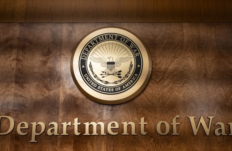 Pentagonul investighează un senator care a cerut armatei să nu respecte „ordinele ilegale”