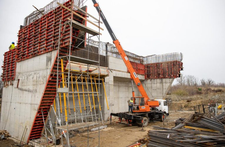 „Podul de flori” de la Ungheni va fi gata până la sfârșitul anului viitor