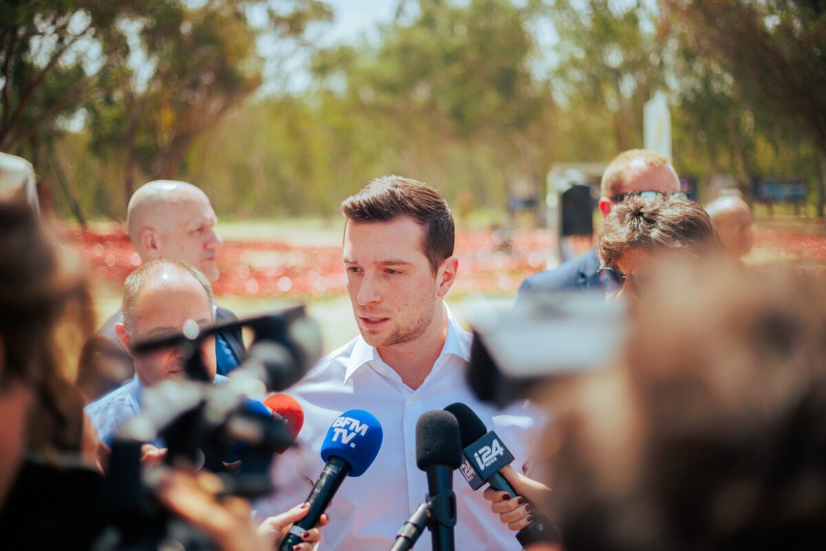 Posibilul candidat al forțelor de extrema dreaptă la prezidențialele franceze, agresat în timpul unui eveniment