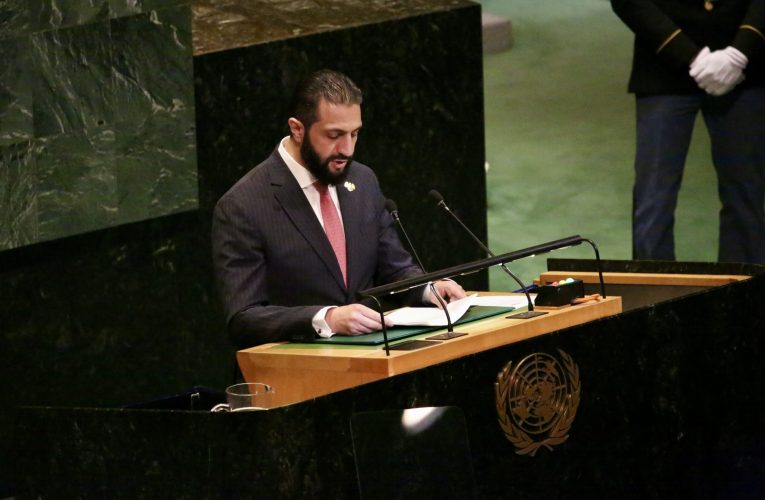 Președintele Siriei va merge la Washington pentru a adera la coaliția globală anti-ISIS. Sharaa ar urma să se întâlnească cu Trump