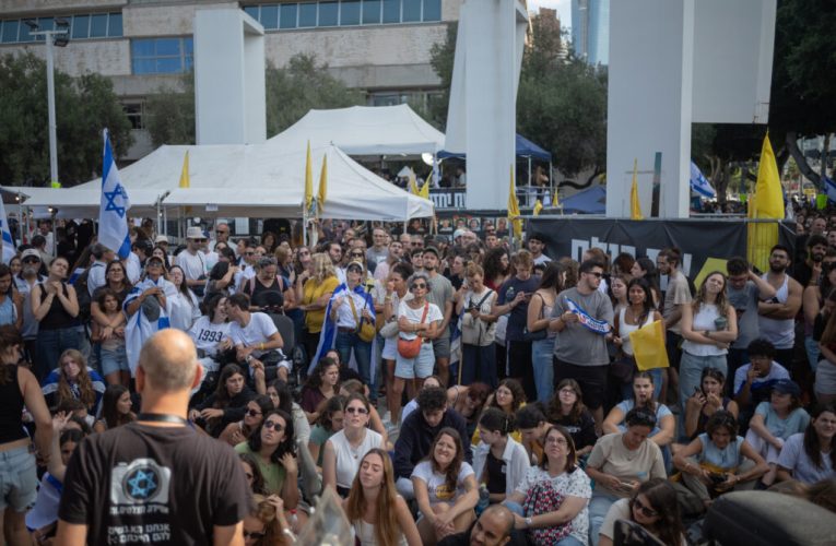 Protest Tel Aviv: mii de oameni au cerut să fie anchetată tragedia din 7 octombrie