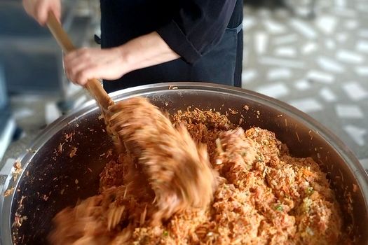 Rețeta surprinzătoare a unui călugăr bucătar de la o mănăstire din Constanța pentru masa de Sf. Andrei