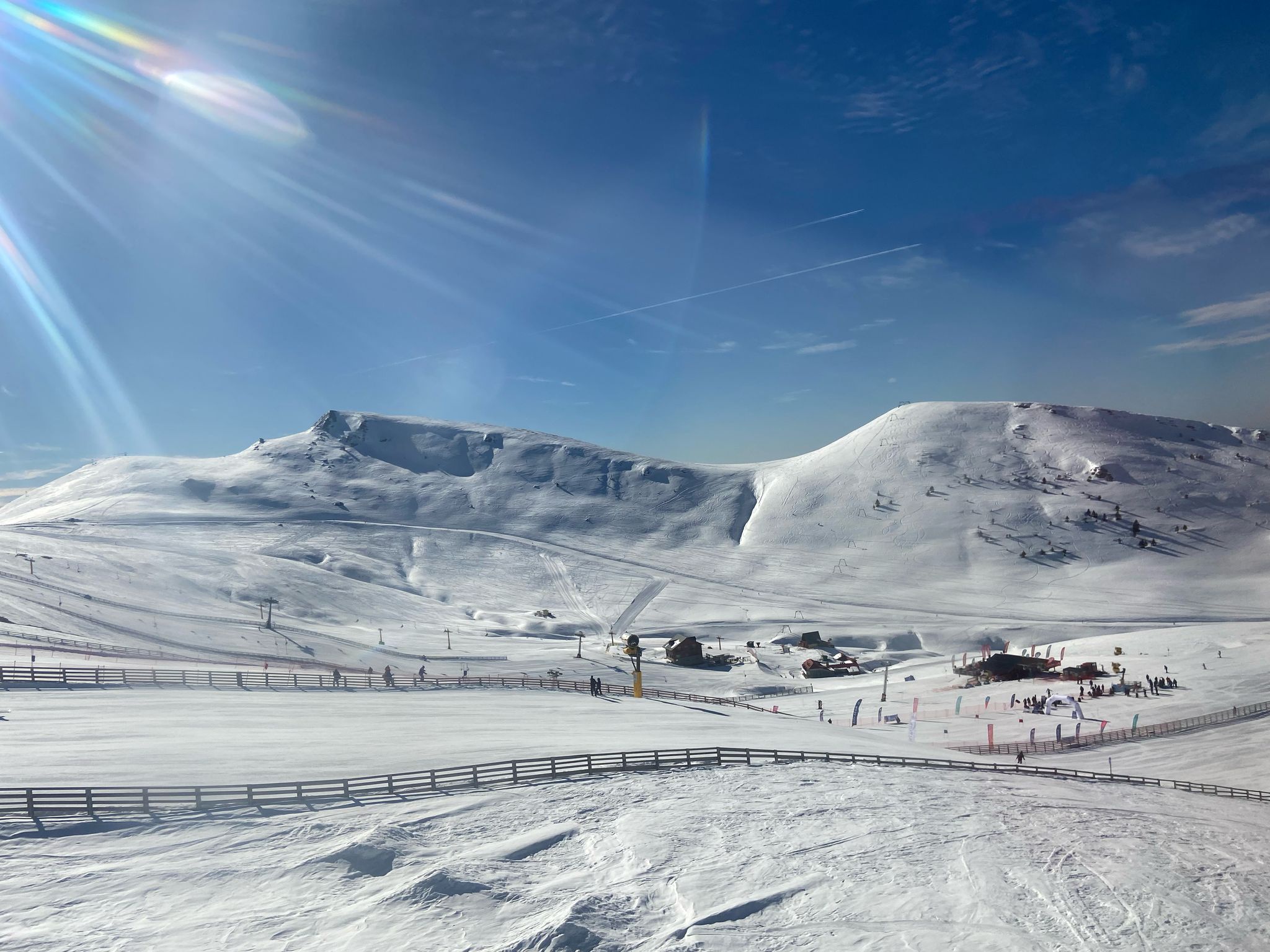 Salvamont avertizează: evitați traseele de peste 1.800 de metri din cauza riscului de avalanșă