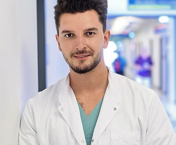 Scandal în lumea medicală. Șeful anesteziștilor cere declararea ca persona non grata a doctorului Iuliu Torje: Hater tânăr, repetent. Medicul român din Germania face acuzații grave