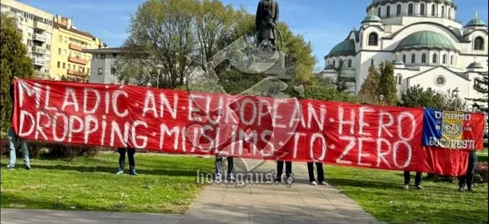 Scandal uriaș înainte de Bosnia – România: „Interziceți românii pe stadion!”. Un banner afișat la Belgrad a stârnit furie la Sarajevo