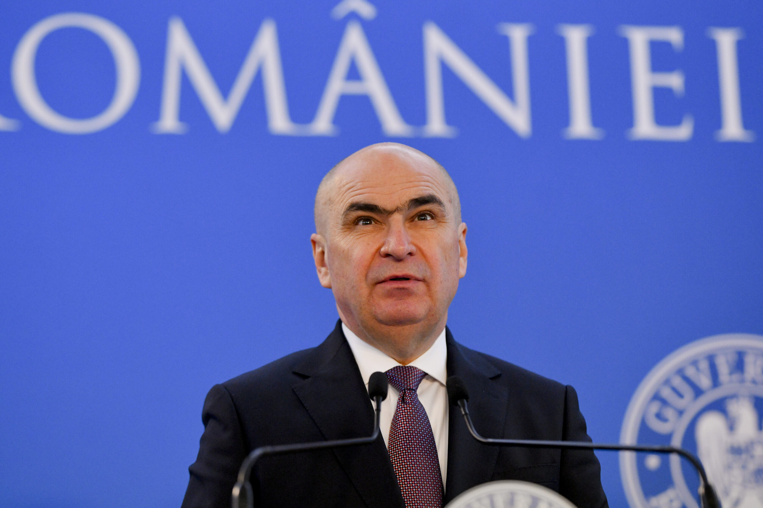 Scandalul CV-ului lui Moșteanu. Bolojan despre o posibilă demisie a Ministrului Apărării: Sper ca în aceste zile să se lămurească. Este o decizie pe care dânsul o ia