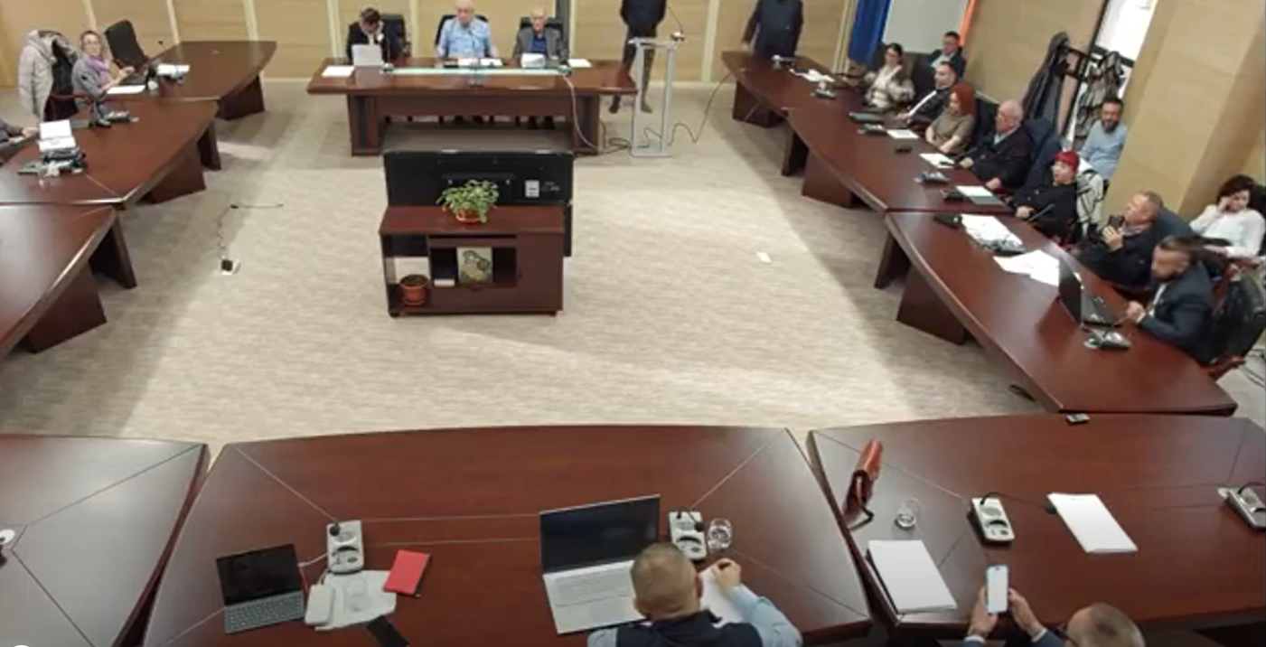 Șeful IȘJ Alba, acuzat că i-a făcut „proști” pe copiii care nu știu să răspundă la întrebări. Se cere intervenția Ministerului Educației