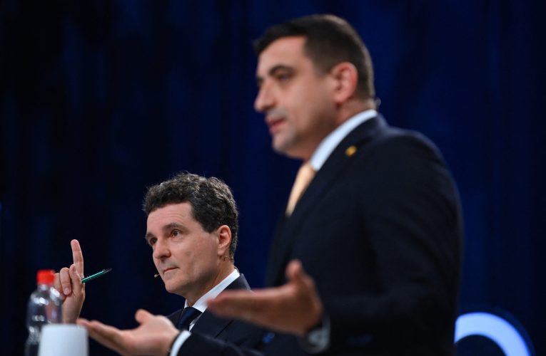 Sondaj CURS: 35% din români ar vota AUR dacă s-ar organiza alegeri săptămâna viitoare / 49% dintre români ar susține posibila suspendare a președintelui Nicușor Dan